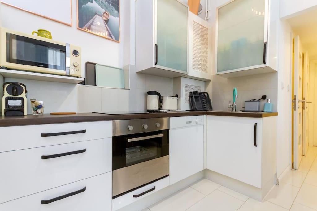Opera 3br W Sauna By Newave Apartament